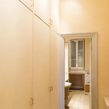 Апартаменты Classicism At Spanish Steps Рим