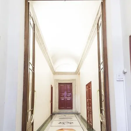 Classicism At Spanish Steps Апартаменты *